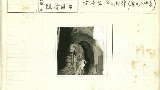 暗调拱门内杂物与梯子.jpg