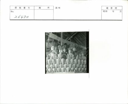 木梁下精美石像雕刻.jpg