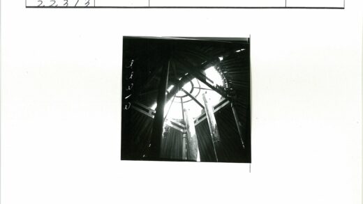 木梁圆形天窗阳光建筑.jpg