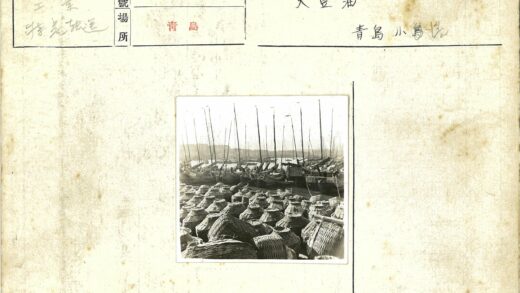 柳条篮与港口帆船.jpg