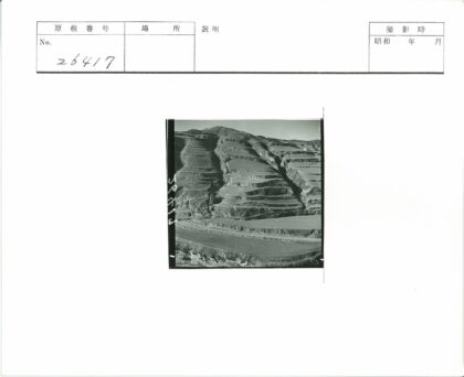 梯田小山层次耕作景色.jpg