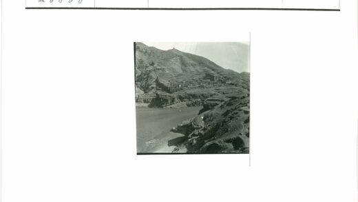 梯田山村悬崖河流风景.jpg