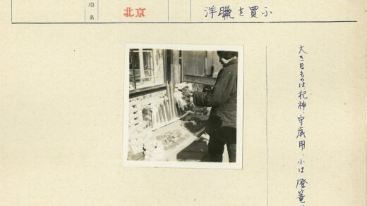 检查桌面的矩形盒子和圆柱体.jpg