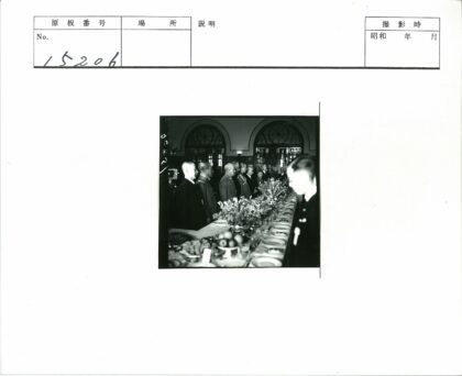 正式餐桌聚会室内场景.jpg