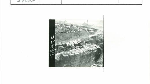 残垣断壁的荒石景观.jpg