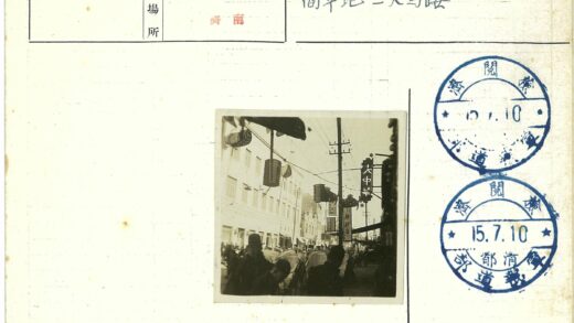 民国街景黄包车与灯笼.jpg