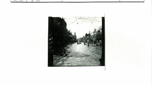 水城行舟高楼间.jpg