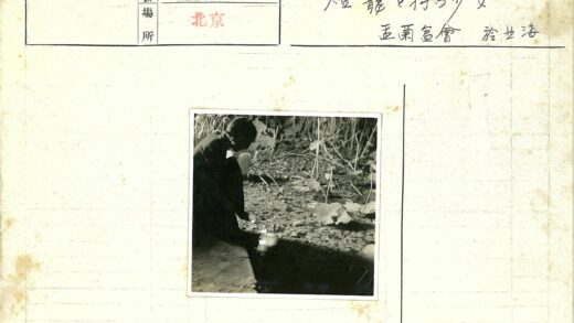 水边静思与睡莲.jpg