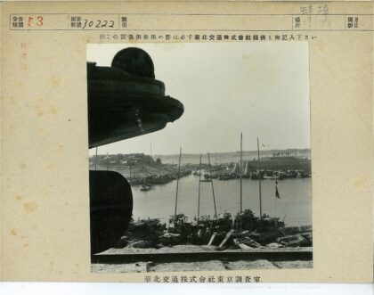 水道繁忙船只与滨水建筑景观.jpg