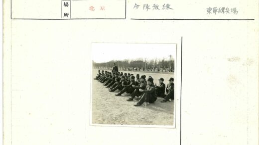 沙滩制服男子训练演习.jpg