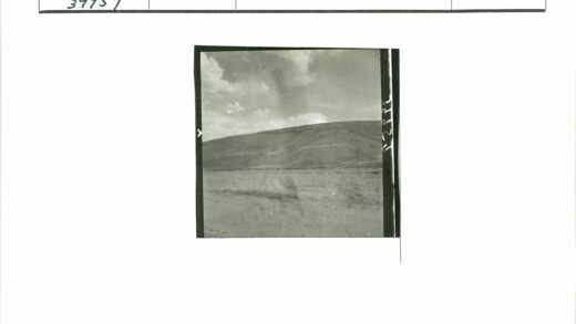 沙漠山丘多云景观.jpg