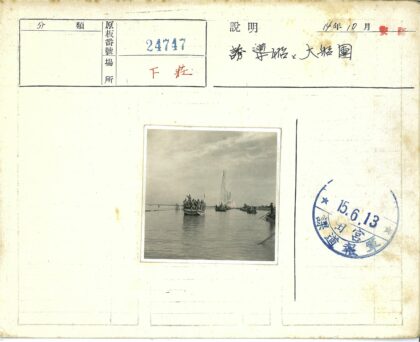 河上船群阴天场景.jpg