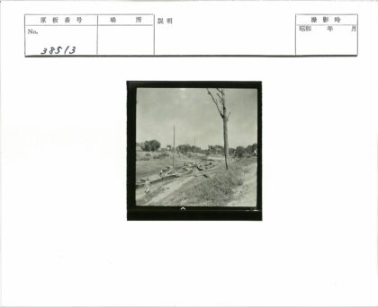 河岸船影与乡间小路.jpg