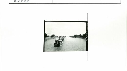 河岸风光与船只航行.jpg