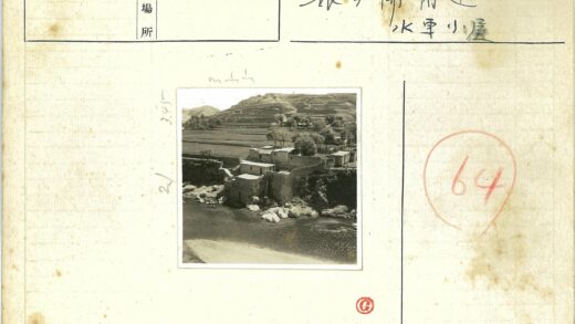 河畔石屋与梯田风光.jpg