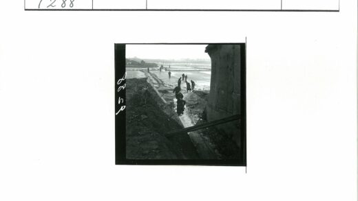 河边建筑群漫步.jpg