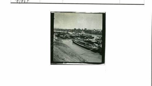 河边货船与桥景风光.jpg