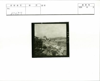 沿海宝塔群山云天下.jpg
