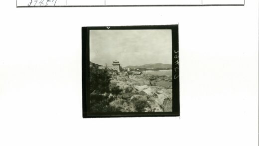 沿海宝塔群山云天下.jpg