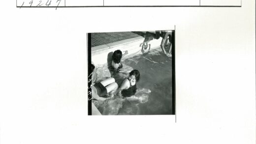 泳池儿童游泳瓷砖地板.jpg