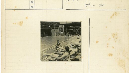 泳池边休闲与潜水平台.jpg