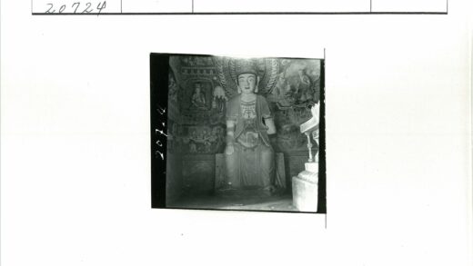 洞穴雕像与古老壁画.jpg
