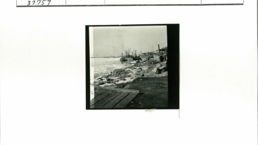 海滨码头船只仓库实景.jpg
