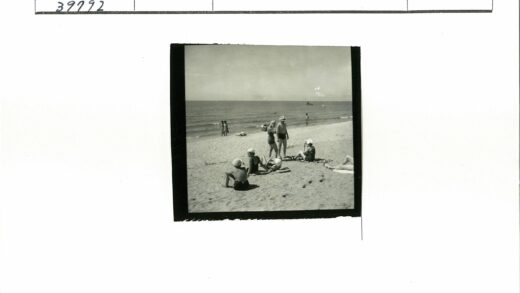海滩休闲泳装夏日时光.jpg