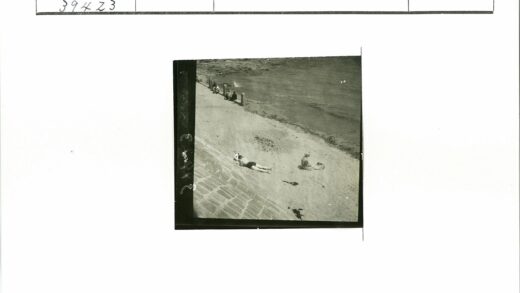 海边沙滩休闲时光.jpg