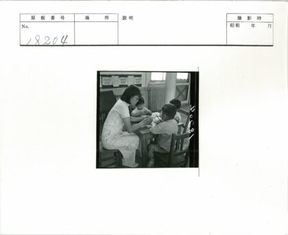 温馨家庭互动学习时光.jpg
