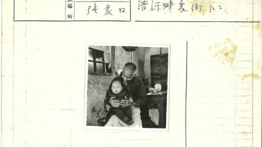 温馨祖孙居家时光.jpg