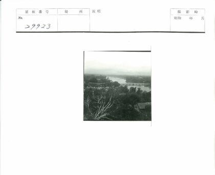 湖畔多拱桥与环湖景致.jpg