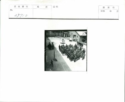 演讲活动现场人群聚集.jpg