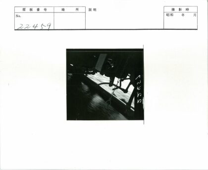 火车底盘部件特写链条螺栓轨道.jpg