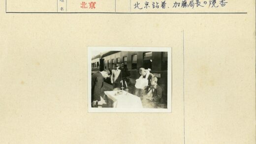 火车站蜡烛仪式老照片.jpg