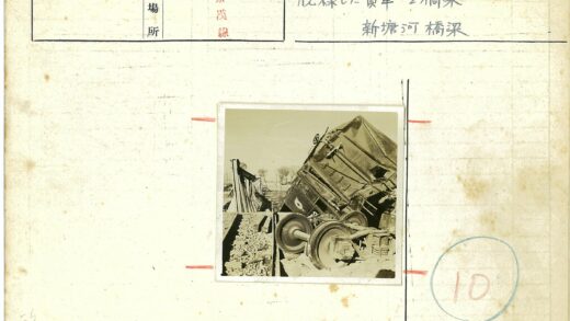 火车脱轨事故现场照.jpg