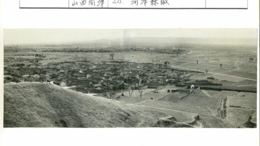 田园村庄风光与远山小径.jpg