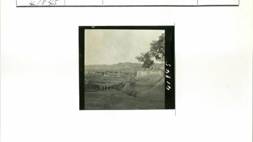 田园风光与远山土路.jpg