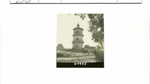 田野宝塔与自然风光.jpg