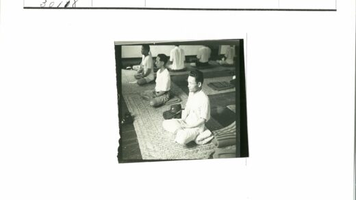 男士室内冥想练习.jpg