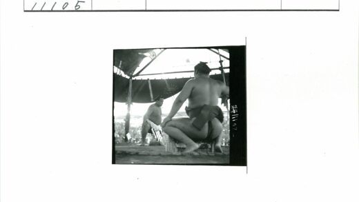 相扑选手角斗场对决.jpg