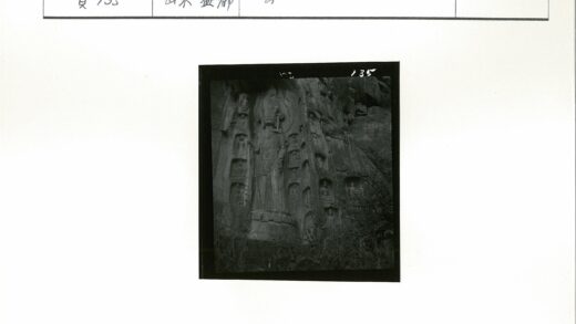 石刻佛像岩壁景观.jpg