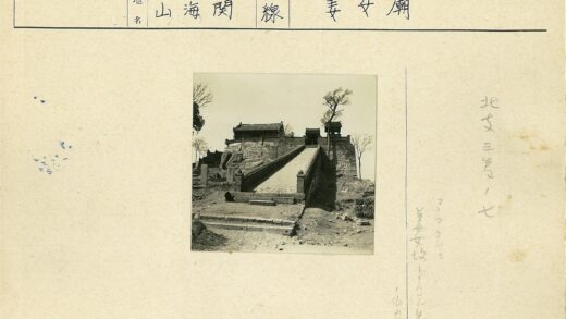 石径古建冬树景.jpg