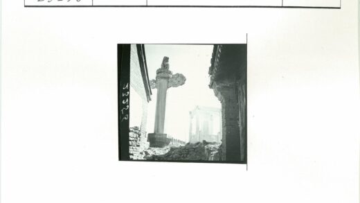 石柱雕刻与砖建筑遗迹.jpg