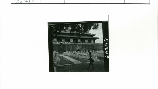 石栏拱门历史建筑林荫道.jpg