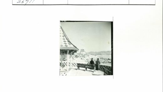 石栏杆远眺岩石建筑亭景.jpg