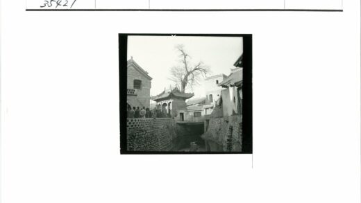 石桥人群与运河传统建筑景.jpg