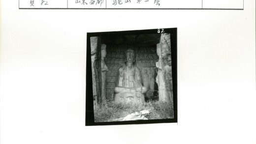 石窟巨型坐佛与壁雕佛像.jpg