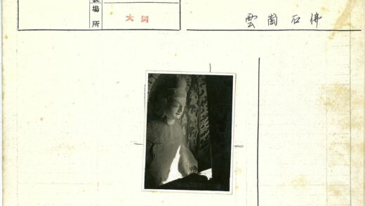 石雕佛像特写与背景雕刻.jpg
