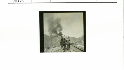 矿工与蒸汽火车山地铁轨.jpg